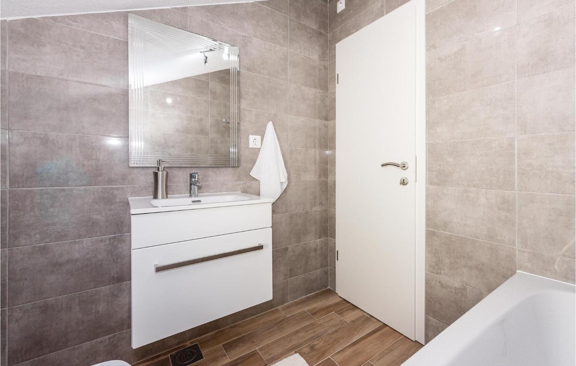 4 Bedroom Beautiful Home In Šibenik Exteriér fotografie